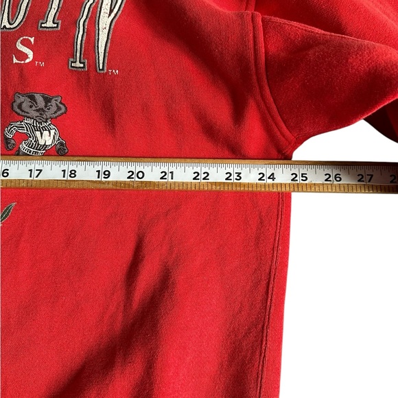Wisconsin Badgers Red Graphic Sweatshirt SZ Large - Picture 7 of 8